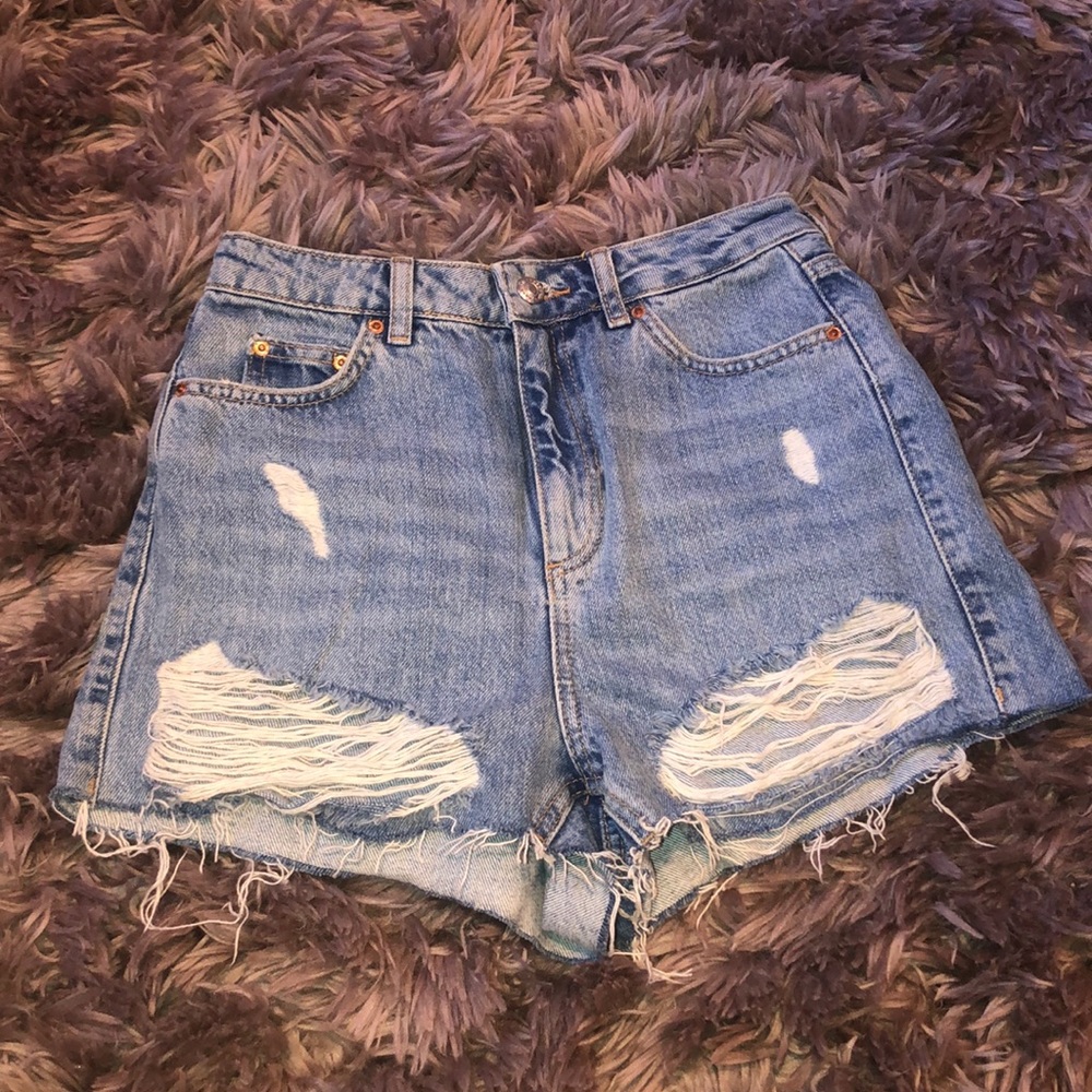 NWOT topshop shredded denim shorts